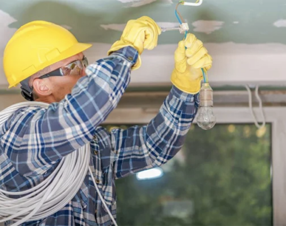 What to Look For When Hiring The Right Electrician in California