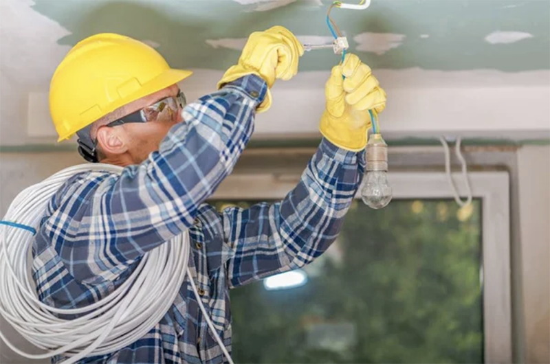 What to Look For When Hiring The Right Electrician in California